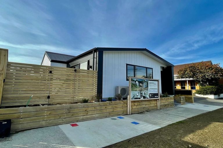 Photo of property in 2/6 Exchange Street, Ebdentown, Upper Hutt, 5018