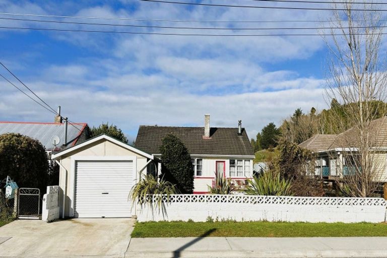 Photo of property in 18 Takahe Street, Taihape, 4720