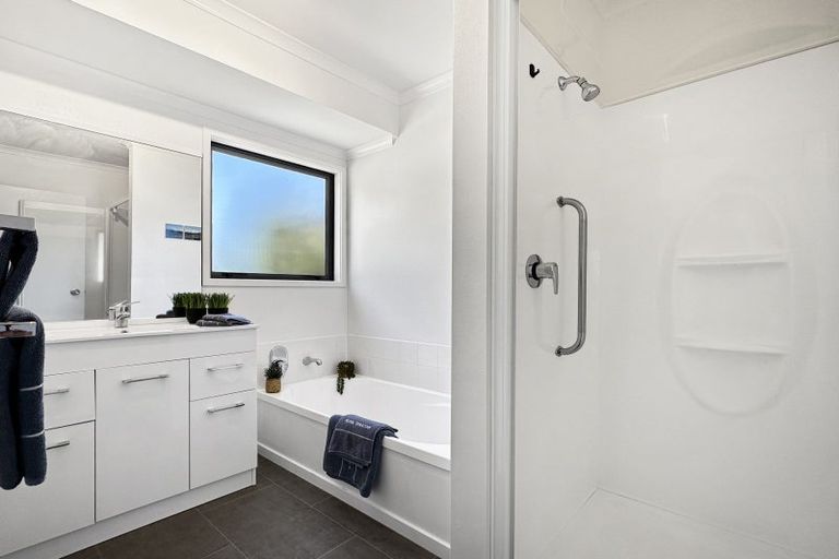 Photo of property in 10 Yasmin Lane, Kinloch, Taupo, 3377