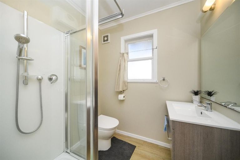 Photo of property in 16 Maunder Street, Marton, 4710