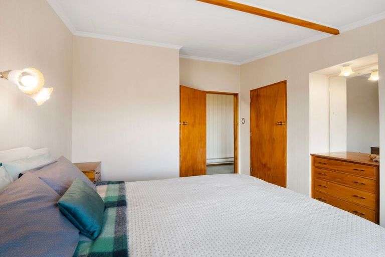 Photo of property in 100 Perth Street, Holmes Hill, Oamaru, 9401