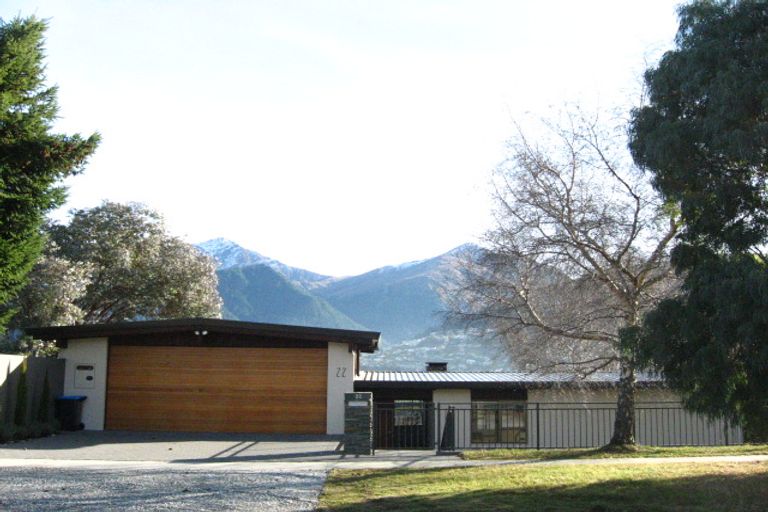 Photo of property in 22 Oregon Drive, Kelvin Heights, Queenstown, 9300