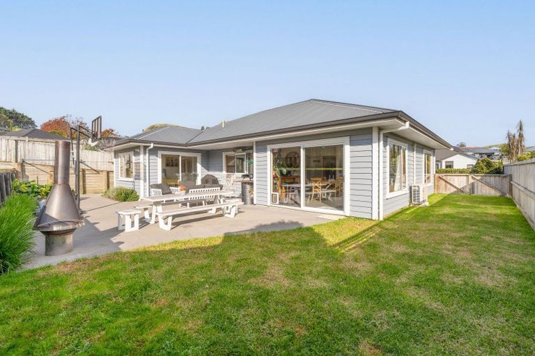 Photo of property in 32 Ballintoy Park Drive, Welcome Bay, Tauranga, 3175