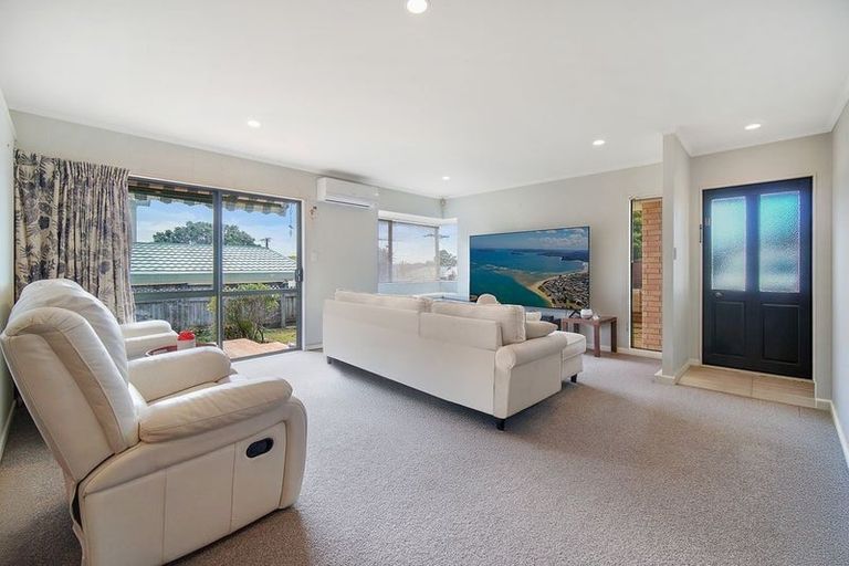 Photo of property in 1/12 Beatrice Avenue, Hillcrest, Auckland, 0627