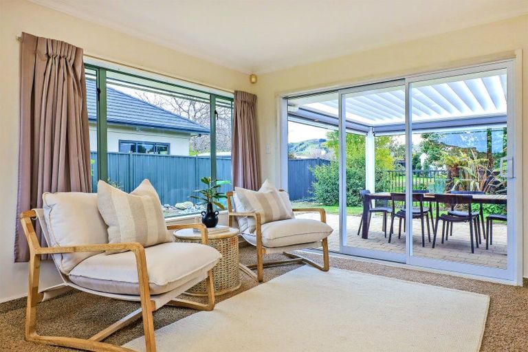 Photo of property in 28 Kensington Drive, Taradale, Napier, 4112