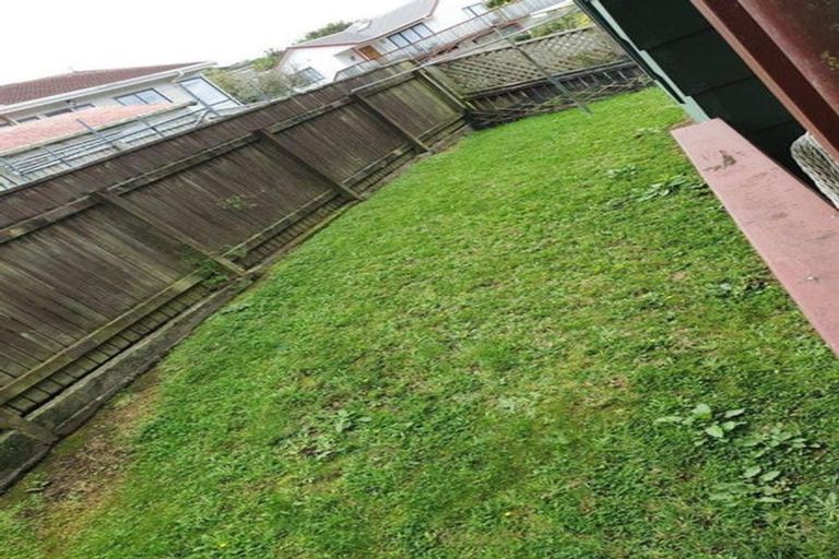 Photo of property in 2/31 Camellia Terrace, Maungaraki, Lower Hutt, 5010