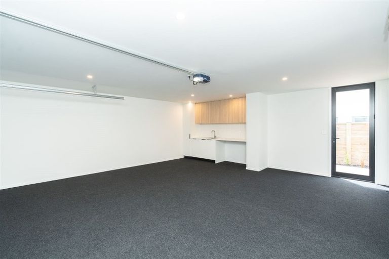 Photo of property in 23u2 Strowan Avenue, Fairfield, Hamilton, 3214