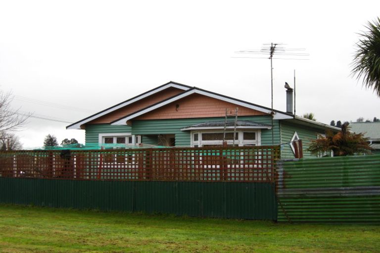 Photo of property in 10 Shearman Street, Reefton, 7830