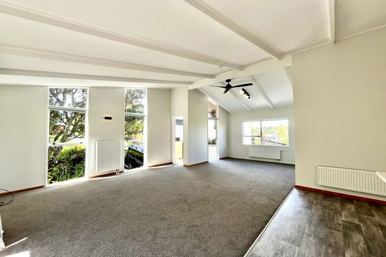 Photo of property in 25 Geoffrey Road, Torbay, Auckland, 0630