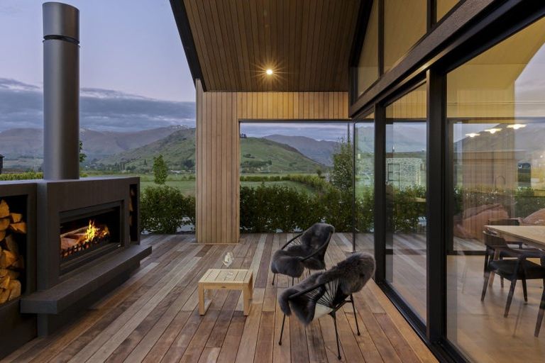 Photo of property in Kawarau Heights, 18 Kawarau Heights Boulevard, Lake Hayes, Queenstown, 9304