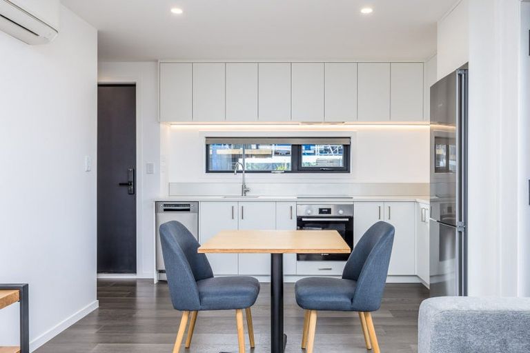 Photo of property in 1 Te Puketoka Lane, Mangere, 2022