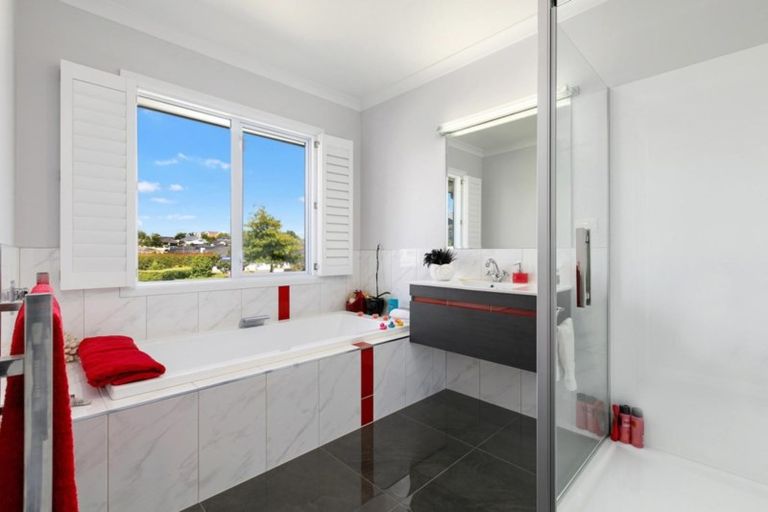 Photo of property in 1 Kirkhill Close, Bethlehem, Tauranga, 3110