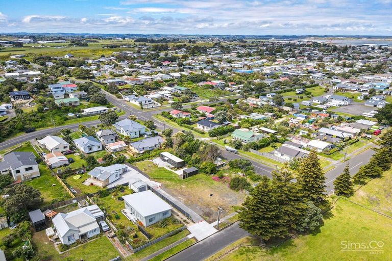 Photo of property in 44 Seafront Road, Castlecliff, Wanganui, 4501