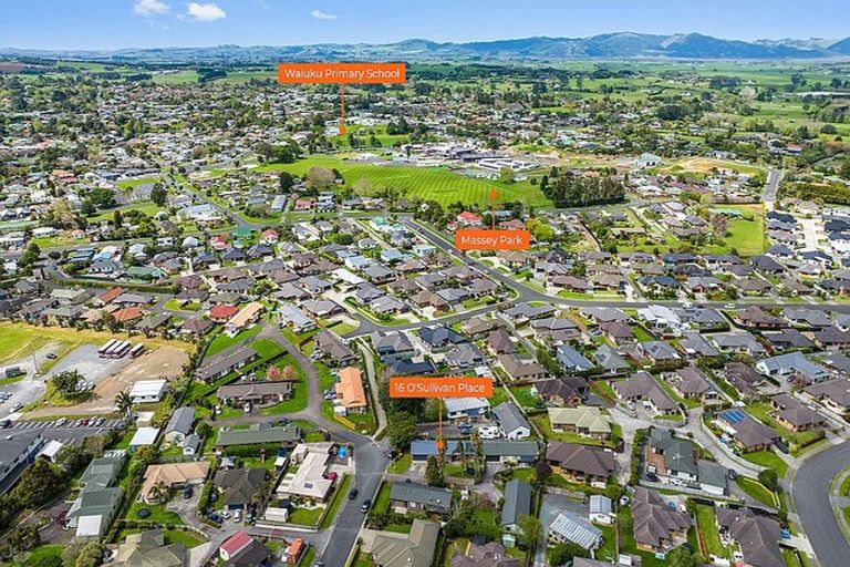 Photo of property in 16 O'sullivan Place, Waiuku, 2123