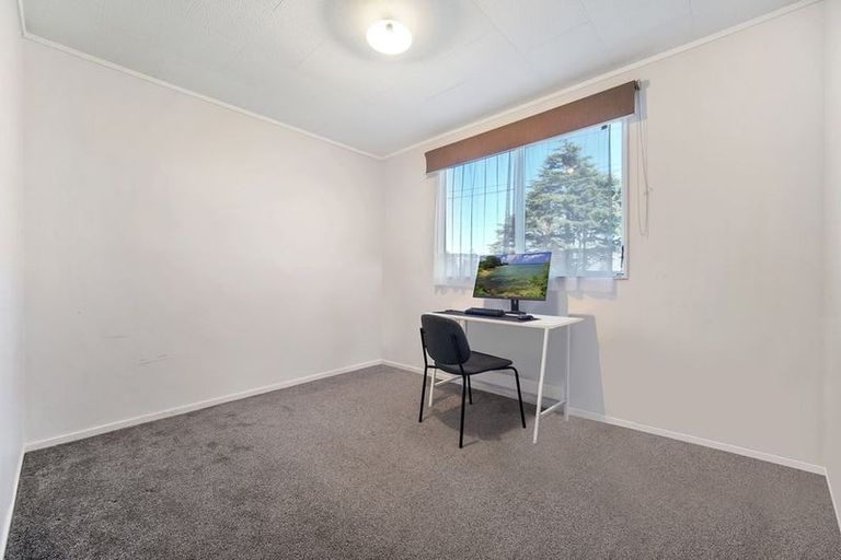 Photo of property in 2/2 Hunua Road, Papakura, 2110