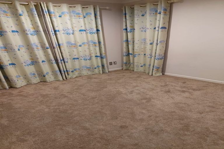 Photo of property in 116 San Valentino Drive, Henderson, Auckland, 0612