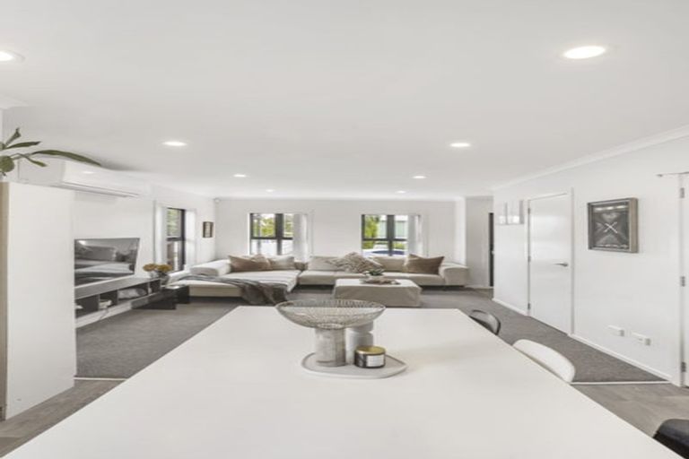 Photo of property in 1/9 Marlene Avenue, Te Atatu South, Auckland, 0610