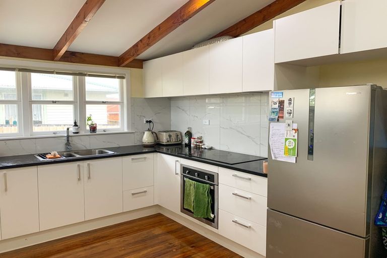 Photo of property in 108 Rathgar Road, Henderson, Auckland, 0610