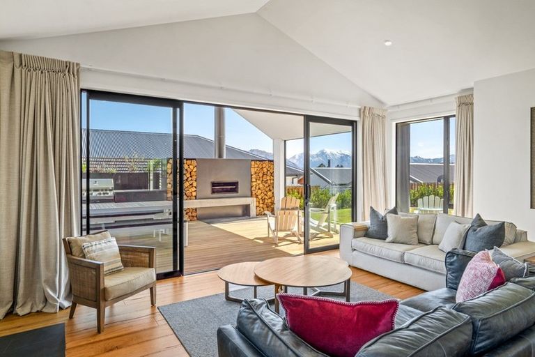 Photo of property in 3 Little Alpha Loop, Wanaka, 9305