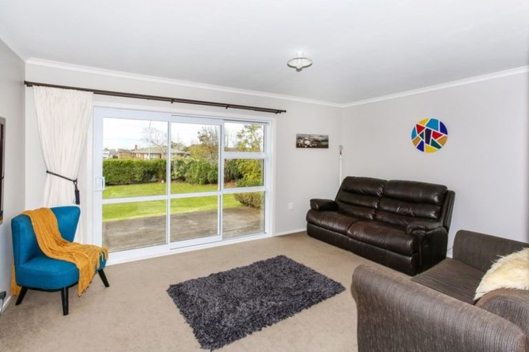 Photo of property in 22 Sandspit Road, Waiuku, 2123