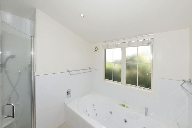 Photo of property in 16 Oak Tree Lane, Rolleston, 7614