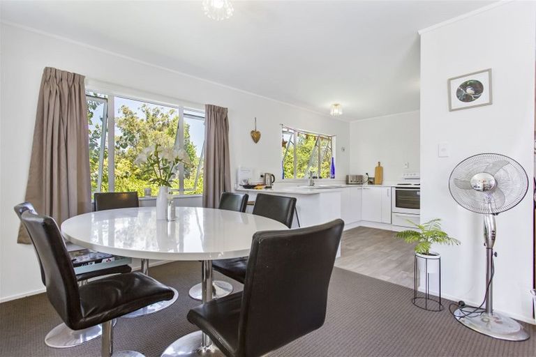 Photo of property in 30 Forest Hill Road, Henderson, Auckland, 0612
