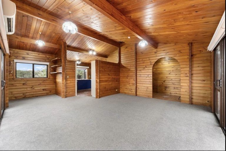 Photo of property in 10 Lagoon Way, West Harbour, Auckland, 0618