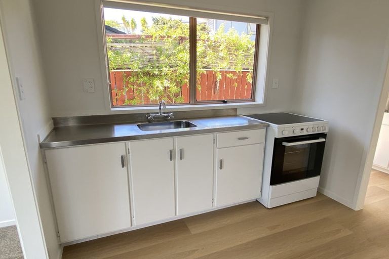 Photo of property in 1/6 Philson Terrace, Browns Bay, Auckland, 0630