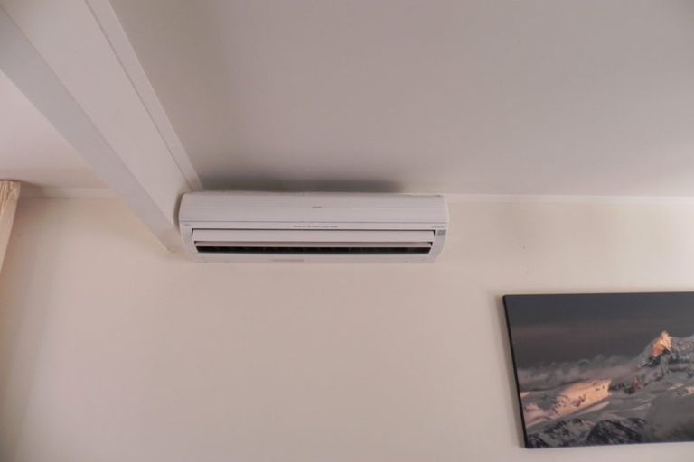 Photo of property in 68a Churton Drive, Churton Park, Wellington, 6037