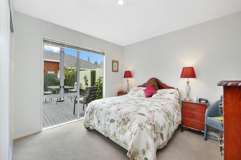 Photo of property in 356 Yaldhurst Road, Russley, Christchurch, 8042