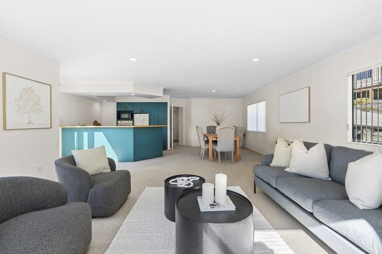 Photo of property in 6 Redwood Crescent, Westown, New Plymouth, 4310