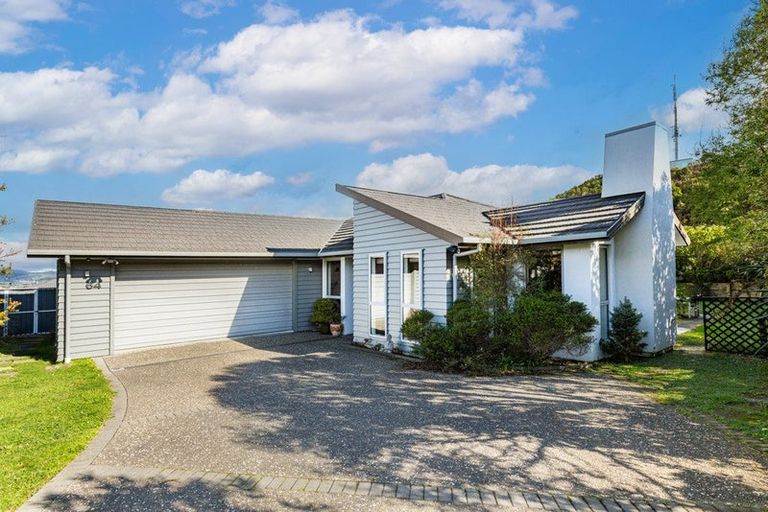 Photo of property in 64 Aotea Drive, Aotea, Porirua, 5024