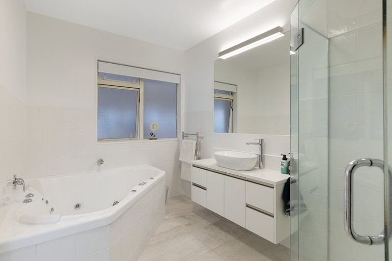 Photo of property in 28 The Mall, Mount Maunganui, 3116