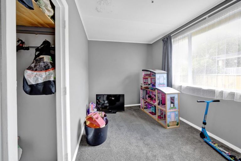 Photo of property in 18 Whitcombe Road, Opunake, 4616