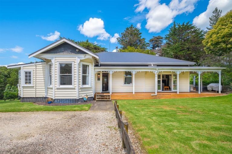 Photo of property in 17 Mudgeways Road, Massey, Auckland, 0614