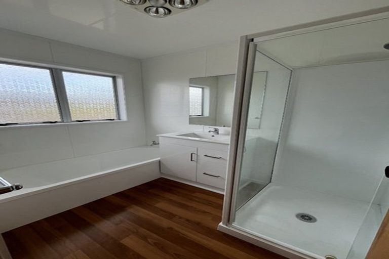 Photo of property in 17 Staithes Drive North, Whitby, Porirua, 5024