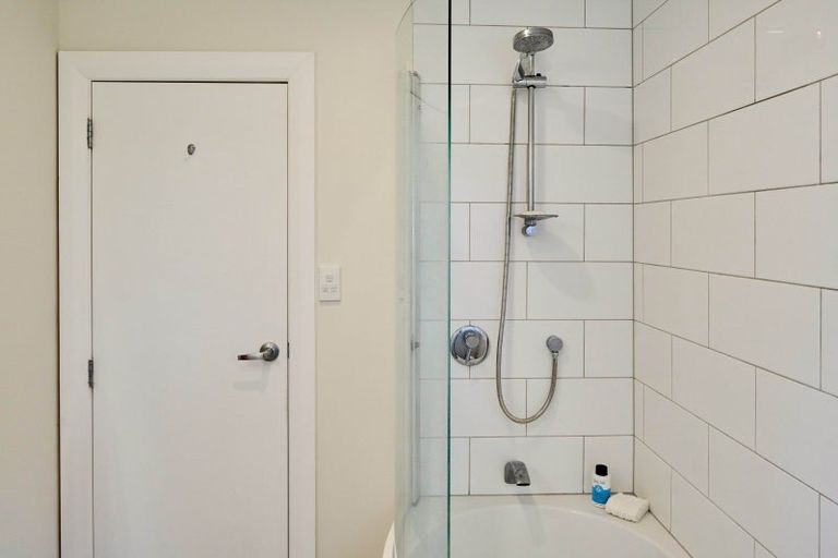 Photo of property in 6 York Street, Moera, Lower Hutt, 5010