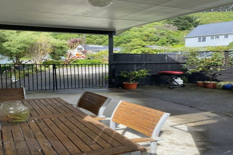 Photo of property in 8 Westra View, Tawa, Wellington, 5028