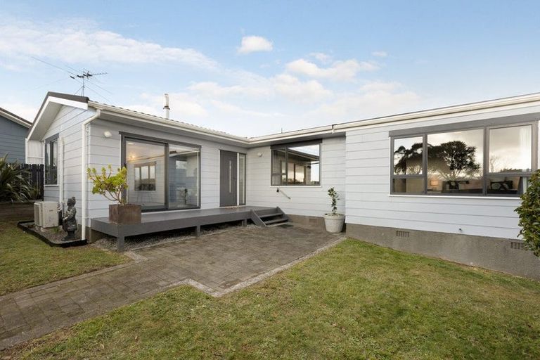 Photo of property in 160 Mark Avenue, Grenada Village, Wellington, 6037