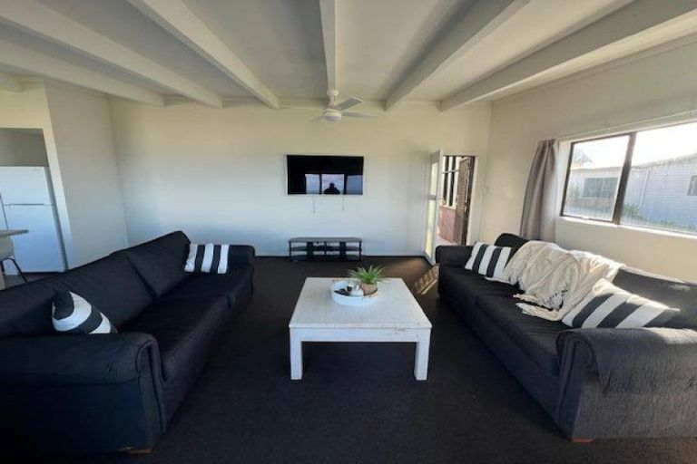 Photo of property in 14 Okiwa Terrace, Waiinu Beach, Whanganui, 4588
