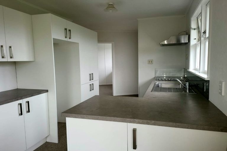 Photo of property in 27 Lynda Avenue, Paparangi, Wellington, 6037