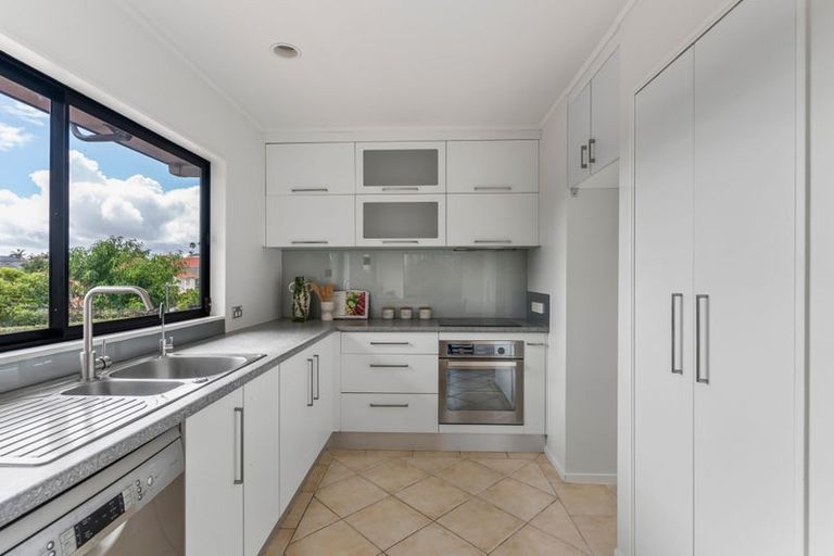 Photo of property in 1/62 Simmental Crescent, Somerville, Auckland, 2014