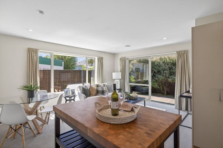 Photo of property in 52 Thackeray Place, Waltham, Christchurch, 8023
