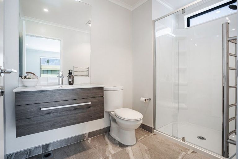 Photo of property in 16 Sacred Kingfisher Road, Hobsonville, Auckland, 0616