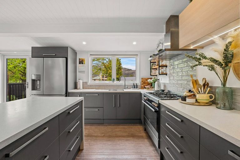 Photo of property in 12 Shale Court, Cromwell, 9310