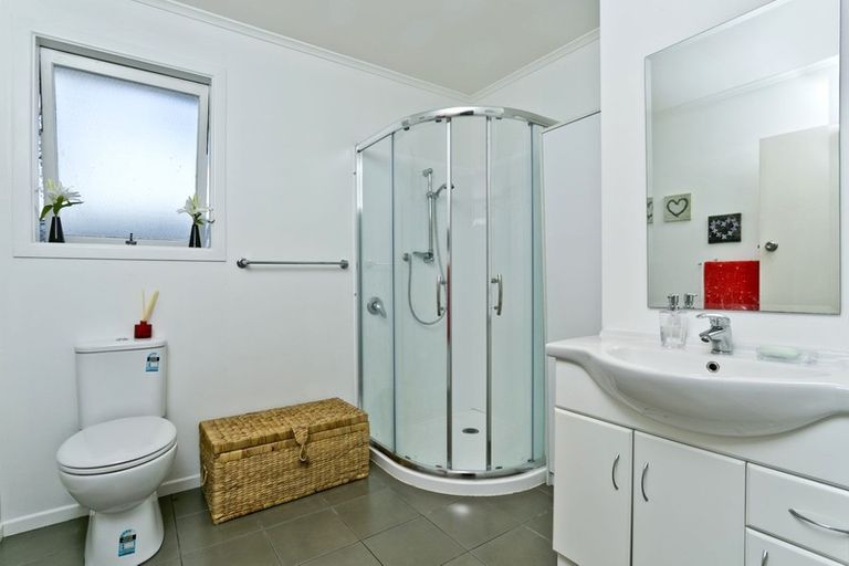 Photo of property in 42 Lyttelton Avenue, Forrest Hill, Auckland, 0620