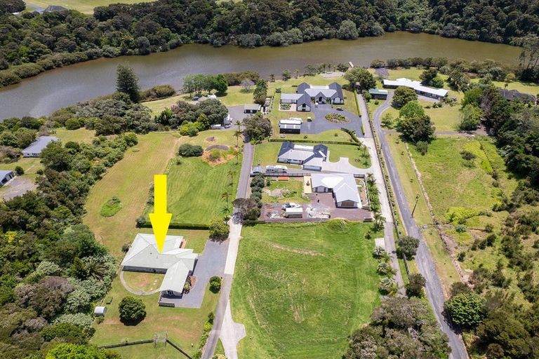 Photo of property in 105 Yorke Road, Haruru, 0204