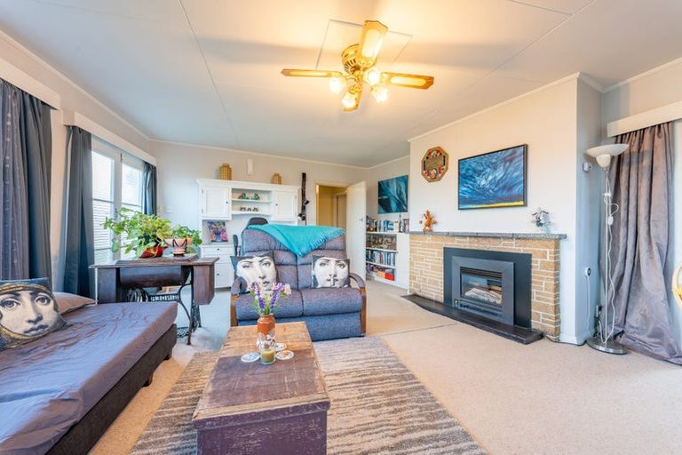 Photo of property in 15 Rugby Street, Waimate, 7924