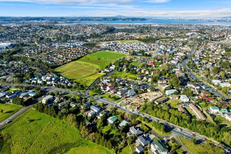 Photo of property in 474 Don Buck Road, Massey, Auckland, 0614