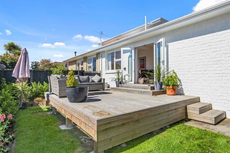 Photo of property in 6 Lascelles Street, Saint Martins, Christchurch, 8022